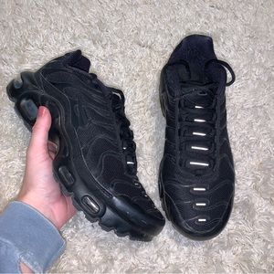 Nike Air Max Plus Triple Black Shoes Sneakers Womens 7.5